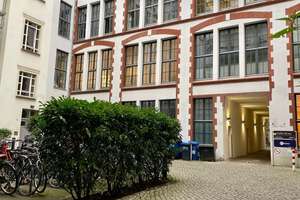 Altbauwohnung im Winsviertel - 3 Zimmer, hohe Decken, Mini-Terrasse – Die vollständige Adresse der Immobilie erhältst du vom Anbieter., 10405 Prenzlauer Berg, Berlin – Vorschaubild 15