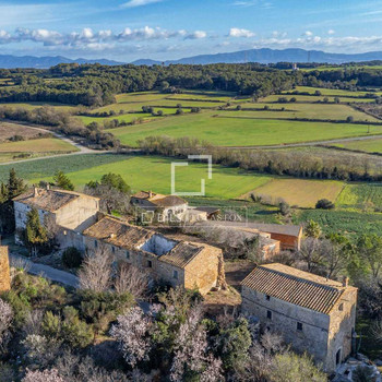 Rustikales Bauernhaus zum Verkauf in Alt Empordà, Girona