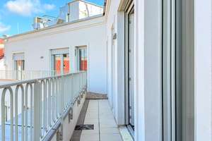 Kompakte Dachgeschosswohnung nah Schloß Charlottenburg - 2,5 Zimmer am Mierendorffplatz – Osnabrücker Straße 27, 10589 Charlottenburg, Berlin – Vorschaubild 5