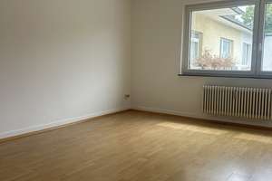 Schöne drei Zimmer Wohnung in gepflegtem Umfeld in Köln-Weidenpesch – Fehrbellinstrasse 6, 50737 Weidenpesch, Köln – Vorschaubild 3