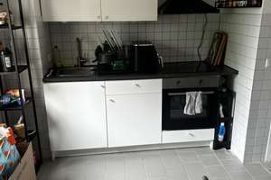 Zwei Zimmer in Ehrenfeld: Kompakter Wohnraum mit Einbauküche
