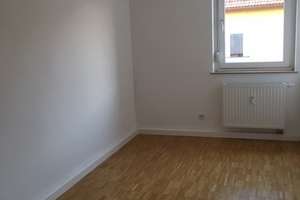 Gepflegte 4-Zimmer Wohnung in Neu-Ulm zu vermieten – Gartenstr. 14, 89231 Neu-Ulm – Vorschaubild 3