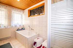 Das Objekt ist vielseitig nutzbar!! Zwei Immobilien mit großem Grundstück und 4 Garagen zu verkaufen – Bernhardswald, Regensburg (Kreis), 93170 Regensburg (Kreis) – Vorschaubild 27