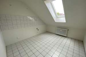 super Lage ! geräumige Dachgeschosswohnung in Erle ! – Heistraße 99, 45891 Erle, Gelsenkirchen – Vorschaubild 3
