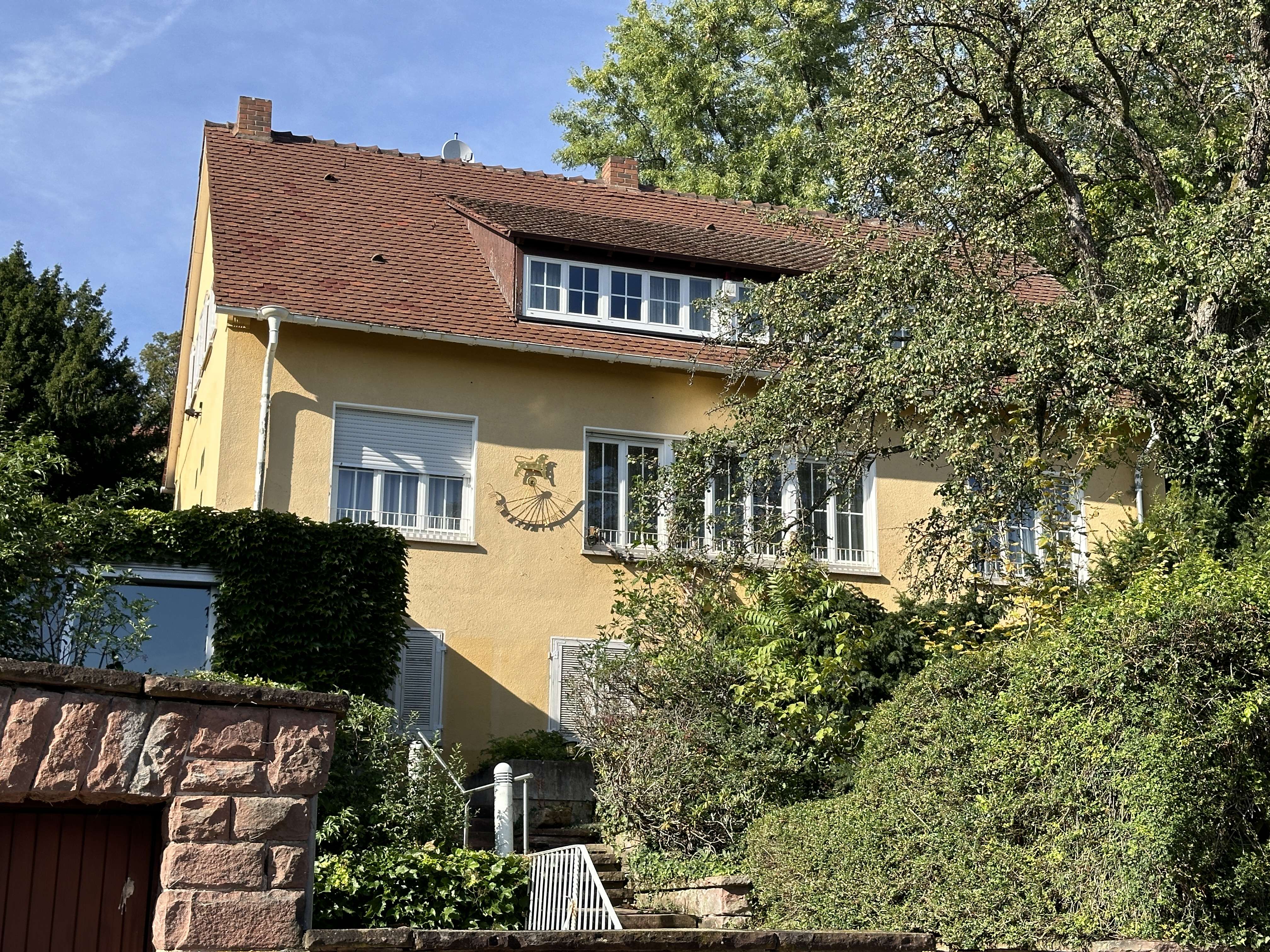 Stilvolle Villa mit ca. 1.180 m² Park, ELW, Pool in Bestlage, Stuttgart, Nähe Geroksruhe, Stuttgart – Bild 1