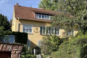Stilvolle Villa mit ca. 1.180 m² Park, ELW, Pool in Bestlage, Stuttgart,  Nähe Geroksruhe