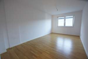 Moderne und großzügige
5 Zimmer-Wohnung über zwei Etagen mit separatem Eingang und Einbauküche – 40549 Heerdt, Düsseldorf – Vorschaubild 9