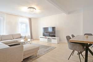 Wohnen mit Altbaucharme: 3-Zimmer-Wohnung mit Tageslichtbad in Offenbach-Rumpenheim – Die vollständige Adresse der Immobilie erhältst du vom Anbieter., 63075 Bürgel, Offenbach am Main – Vorschaubild 3