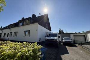 Moderne DHH  mit großem Garten, Werkstatt & 718 m² Grundstück