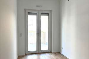  Moderne, helle 4-Raumwohnung mit 2 Balkonen und direkt an der Elbe! – Leipziger Straße 21c, 1097 Leipziger Vorstadt, Dresden – Vorschaubild 3