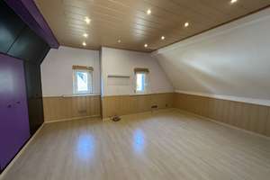 Geräumiges 10-Zimmer Reiheneckhaus in Duisburg-Aldenrade mit Garage – Die vollständige Adresse der Immobilie erhältst du vom Anbieter., 47179 Aldenrade, Duisburg – Vorschaubild 19