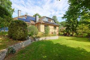 Großes Wohnhaus mit Wärmepumpe und Photovoltaik sowie Keller und Garage in Buchholz in der Nordheide – Die vollständige Adresse der Immobilie erhältst du vom Anbieter., 21244 Buchholz in der Nordheide – Vorschaubild 2