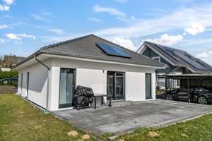 Ebenerdig wohnen – KfW 55 Bungalow in Dörentrup-Hillentrup – Die vollständige Adresse der Immobilie erhältst du vom Anbieter., 32694 Dörentrup – Vorschaubild 2