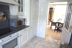 Geschmackvolles Haus  mit einem Traumgarten und einer Garage – Wiesbaden – Vorschaubild 4