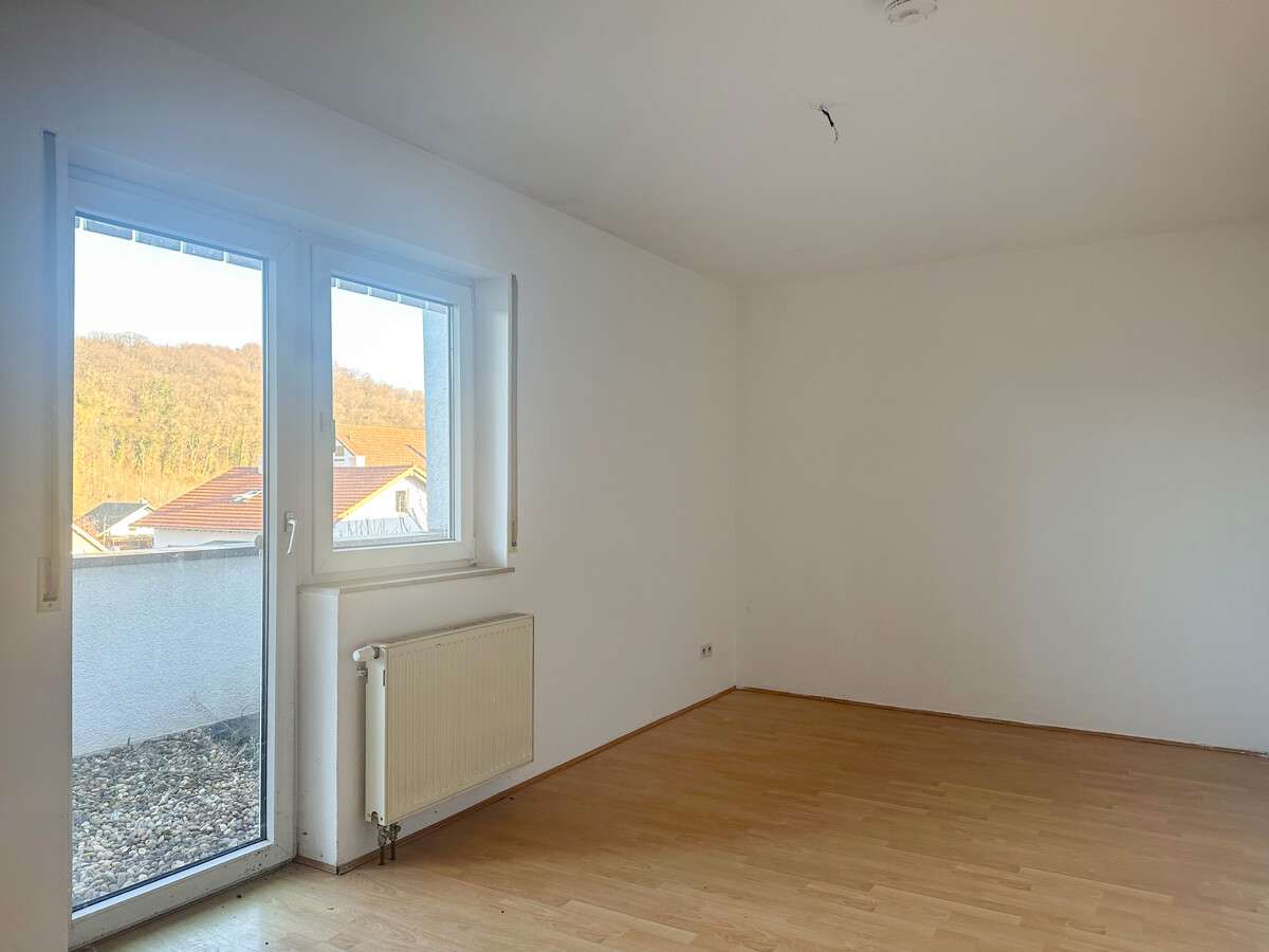 Immobilie in Angelbachtal - Leerstehende 3,5-Zimmer-Wohnung mit Balkon und Außenstellplatz in zentraler Lage! - Bild 4