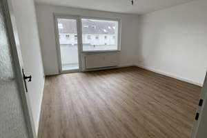Düsseldorf-Urdenbach: Helle 2-Zimmer Wohnung im 1. OG