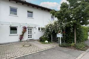 Fast wie neu: Ihr neues Zuhause mit Blick ins Grüne, Doppelgarage und Carport, zeitnah beziehbar – Die vollständige Adresse der Immobilie erhältst du vom Anbieter., 85661 Forstinning – Vorschaubild 4