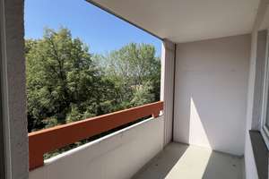 Helle 3-Zi.-Wohnung mit Loggia und weitläufigem Blick ins Grüne in Großhadern - Blumenau – Wastl-Witt-Str. 38, 80689 Blumenau, München – Vorschaubild 12