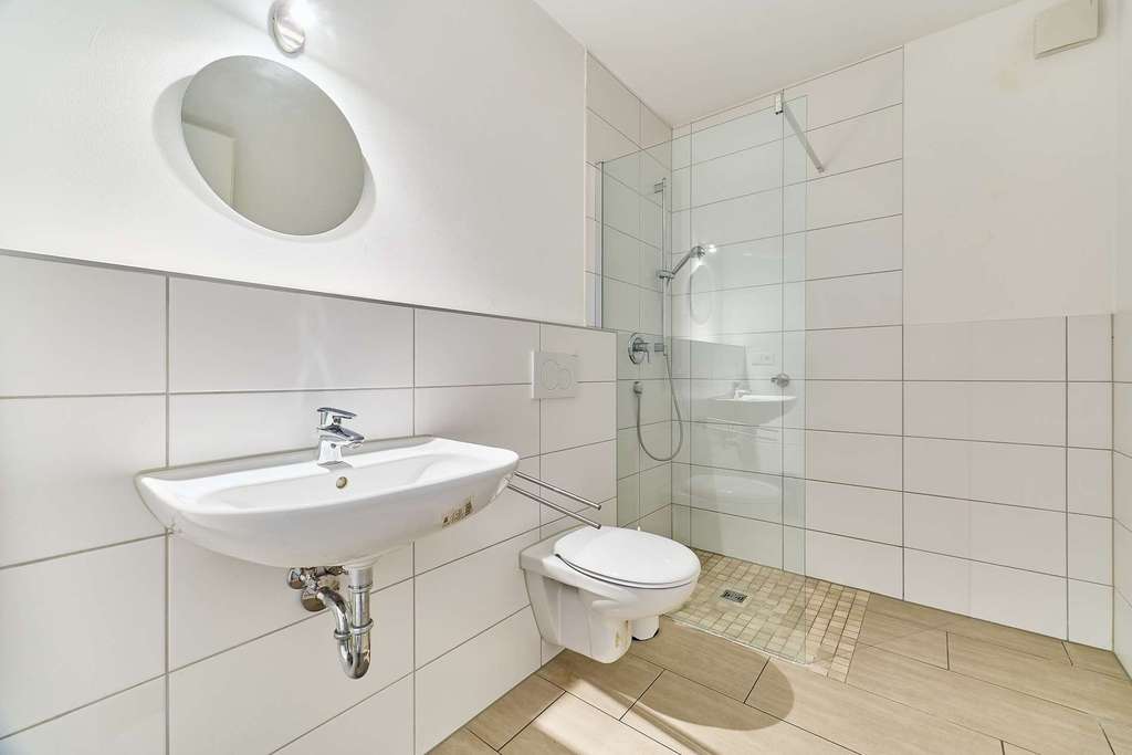 Immobilie in Freckenfeld - 2014 erbautes Einfamilienhaus mit Privatsphäre & zusätzlichem Baugrundstück in zweiter Reihe - Bild 4