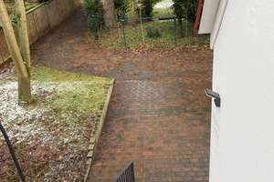 Wohnen mit besonderem Platzangebot – Kutscherhaus mit 3 Garagen und Garten – 40472 Rath, Düsseldorf – Vorschaubild 2