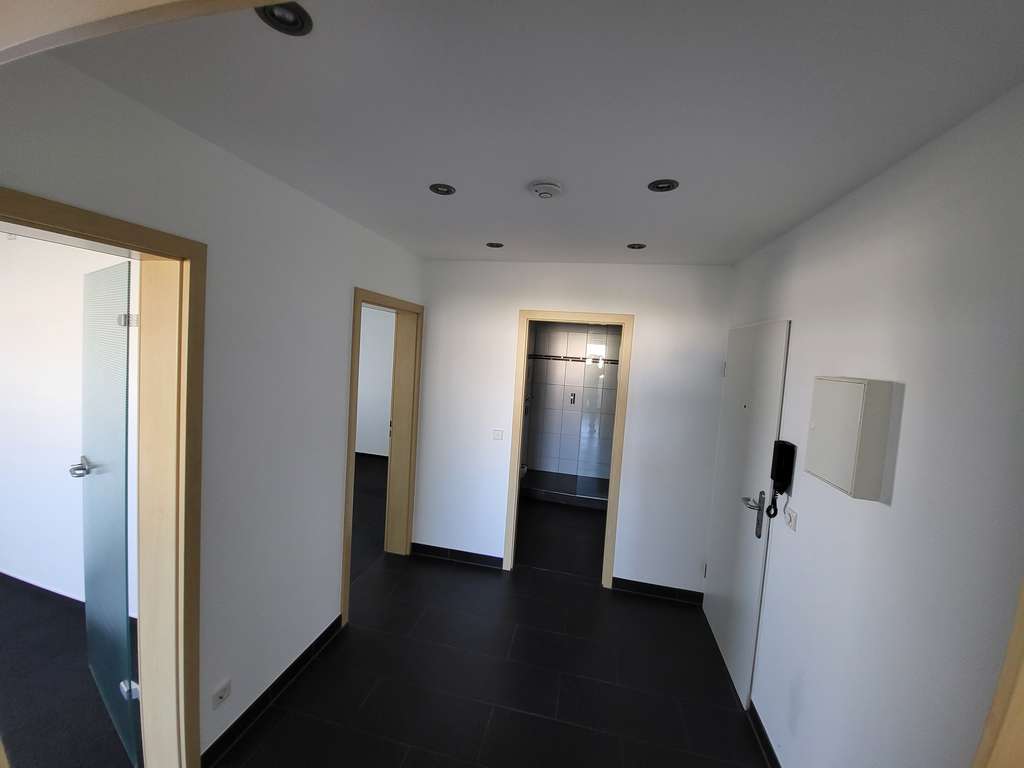 Immobilie in Laatzen - 3-Zimmer-Wohnung mit Balkon in sehr beliebter Lage in Laatzen - Bild 2