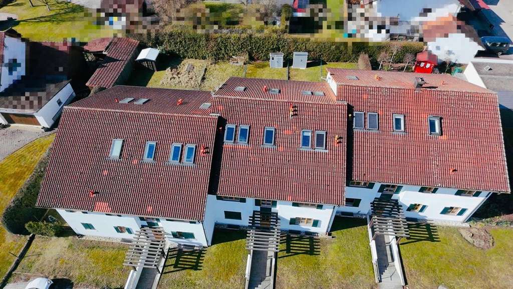 Immobilie in Moosthenning - Attraktive 2,5-Zimmer-Maisonettewohnung mit Balkon – nur 7 Min. zum BMW-Werk Dingolfing - Bild 2