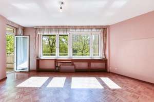 +++ bequem & altersgerecht - 1.OG mit Süd-Balkon - Bad mit Fenster - modernisierungsbedürftig +++