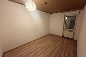 Haus zu vermieten in Babenhausen | 143 m² Wohnfläche | 8 Zimmer | 2 Bäder | 1 Waschküche | 1 Küche – Die vollständige Adresse der Immobilie erhältst du vom Anbieter., 64832 Babenhausen – Vorschaubild 49