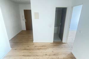 Geschmackvolle Wohnung mit zwei Räumen und Einbauküche in Hannover – Ferdinand-Wallbrecht-Straße 6-8, 30163 List, Hannover – Vorschaubild 2