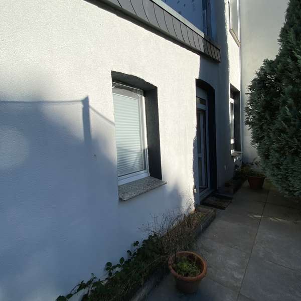 *** charmante 2-Zimmer-Wohnung - in ehem. Vorstadtvilla - kleine Terrasse - Blick ins Grüne ***