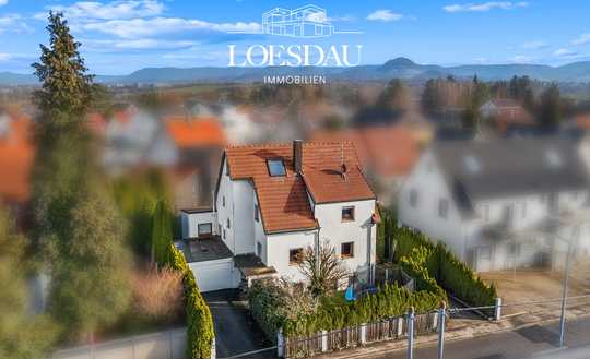 Modernisiertes Ein-/Zweifamilienhaus mit Einliegerwohnung, Wintergarten und Garage