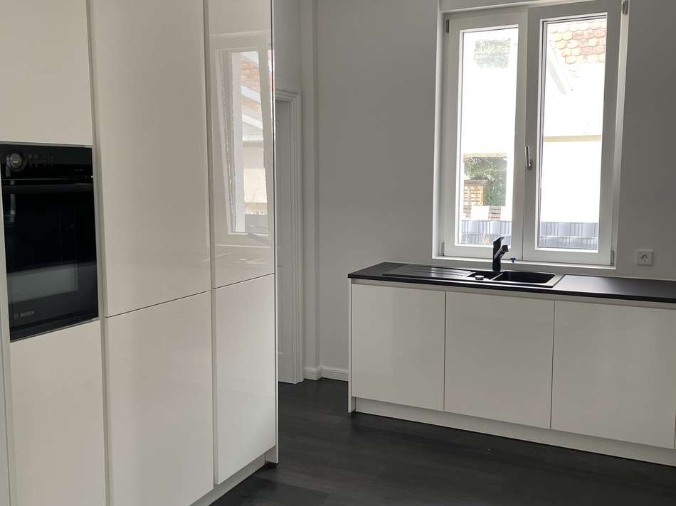 Küchenzeile mit Backoffen