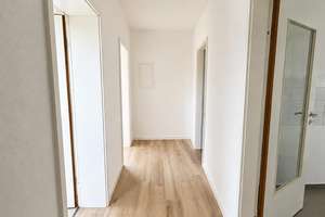 7548 - Renovierte 2-Zimmerwohnung mit Loggia nähe Günther-Klotz-Anlage! – Die vollständige Adresse der Immobilie erhältst du vom Anbieter., 76135 Südweststadt, Karlsruhe – Vorschaubild 12
