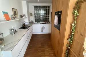Helle 2-Zimmer-Wohnung mit Balkon und moderner Einbauküche – Die vollständige Adresse der Immobilie erhältst du vom Anbieter., 80686 Land in Sonne, München – Vorschaubild 3