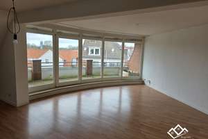 Maisonette-Wohnung mit Traum-Balkon – Stilvolles Wohnen auf zwei Ebenen