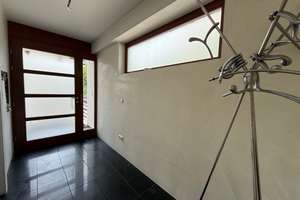 Modernes Einfamilienhaus in schöner Randlage mit Kamin, Garage, großer Garten und Dachterrasse! – 60599 Sachsenhausen-Süd, Frankfurt am Main – Vorschaubild 2