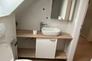 Helle 2,5-Zimmer Dachgeschosswohnung in Stuttgart-Untertürkheim – Die vollständige Adresse der Immobilie erhältst du vom Anbieter., 70327 Untertürkheim (Ortsteil), Stuttgart – Vorschaubild 9