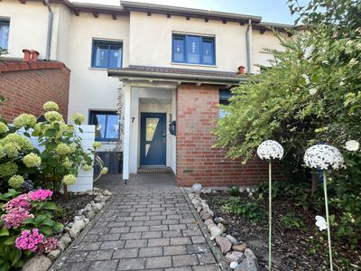 Ein Hauch von Meer: Wunderschönes neuwertiges Familiennest über 3 Etagen im Ortskern von Meine
