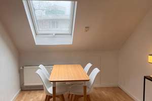 Voll möblierte 2-Zimmer-Dachgeschosswohnung – All-Inclusive, Nähe Höchst & Eschborn – 65936 Sossenheim, Frankfurt am Main – Vorschaubild 4