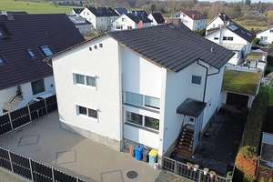 charmantes Zweifamilienhaus - Entspanntes Wohnen im Herzen von Hasselroth – Die vollständige Adresse der Immobilie erhältst du vom Anbieter., 63594 Hasselroth – Vorschaubild 1