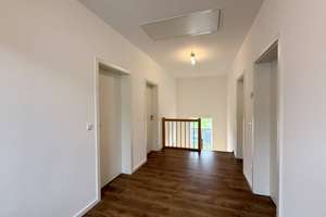 Sofort bezugsfertig! Einfamilienhaus BJ 2022
Top-Lage bei Leipzig & Halle
143 qm und 5 Zimmer – Semoyer Weg 3, 6796 Brehna – Vorschaubild 25