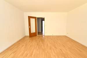 3 ZKB-Wohnung mit Loggia, EBK - optional TG-Stellplatz - schöne Lage, Augsburg-Hochzoll – Herzogstandstraße 28, 86163 Hochzoll-Nord, Augsburg – Vorschaubild 3