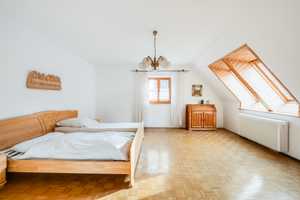 AIGNER-Idyllisches Einfamilienhaus mit Potential und weitläufigem Garten in Sendling – München – Vorschaubild 11