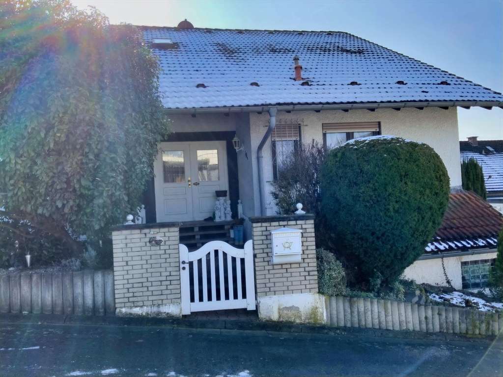 Immobilie in Neuberg - Schöne Doppelhaushälfte in Hanglage - außergewöhnlich interessant - Bild 2