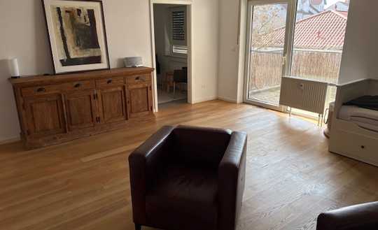 Top renoviertes, schickes Single- oder Studentenapartment, Balkon, Keller,  inkl. TG-Platz.