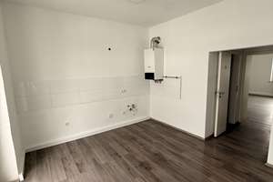Wohnen mit Charakter: Saniertes Altbau-Apartment in Düsseldorf-Rath – Am Gatherhof 5, 40721 Rath, Düsseldorf – Vorschaubild 2