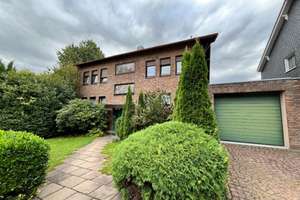 Vielseitiges Raumangebot: Mehrfamilienhaus in Essen-Schönebeck