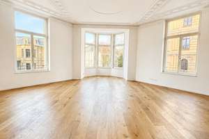 Großzügige 2-Zimmer-Wohnung im Gründerzeithaus