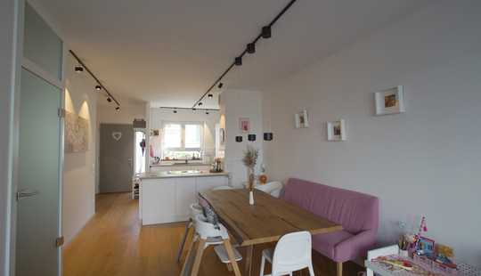 Bild von FRIEDRICHSDORF: Modernes Reihenmittelhaus mit Garten und Dachterrasse in ruhigem Wohngebiet!