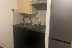 Lebendig wohnen in Bilk: 2-Zimmer-Apartment mit Balkon – Oertelstraße 18, 40225 Bilk, Düsseldorf – Vorschaubild 2